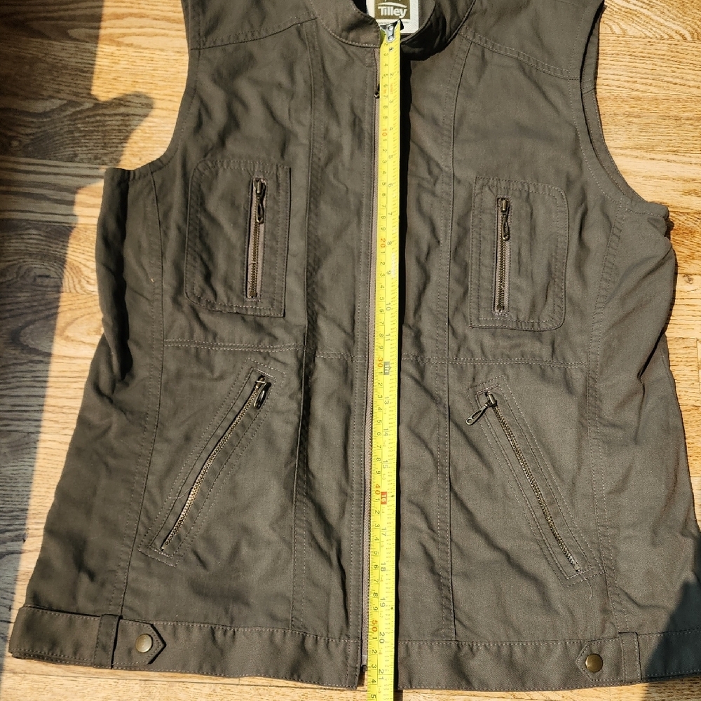(S) Tilley Women's Cargo Vest Camping Hiking Fishing Athleisure Outdoor Gorpcore - Picture 4 of 12